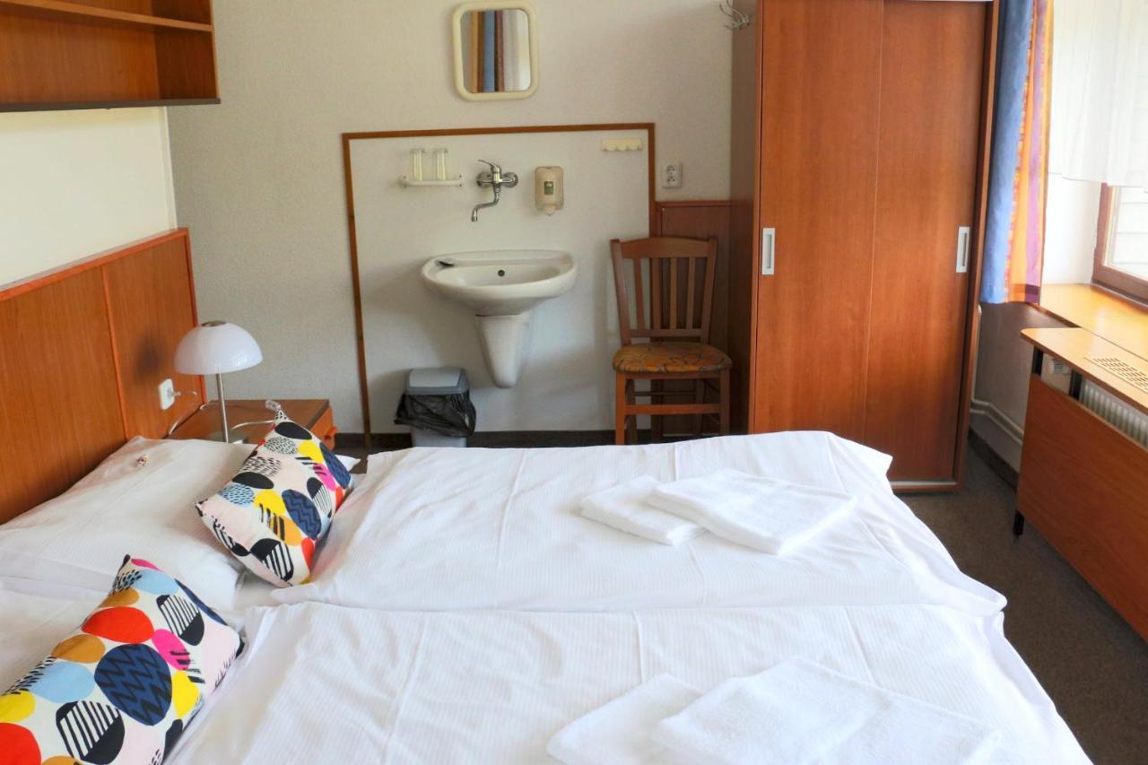 Hotel Maredis โกเชนอฟ ภายนอก รูปภาพ