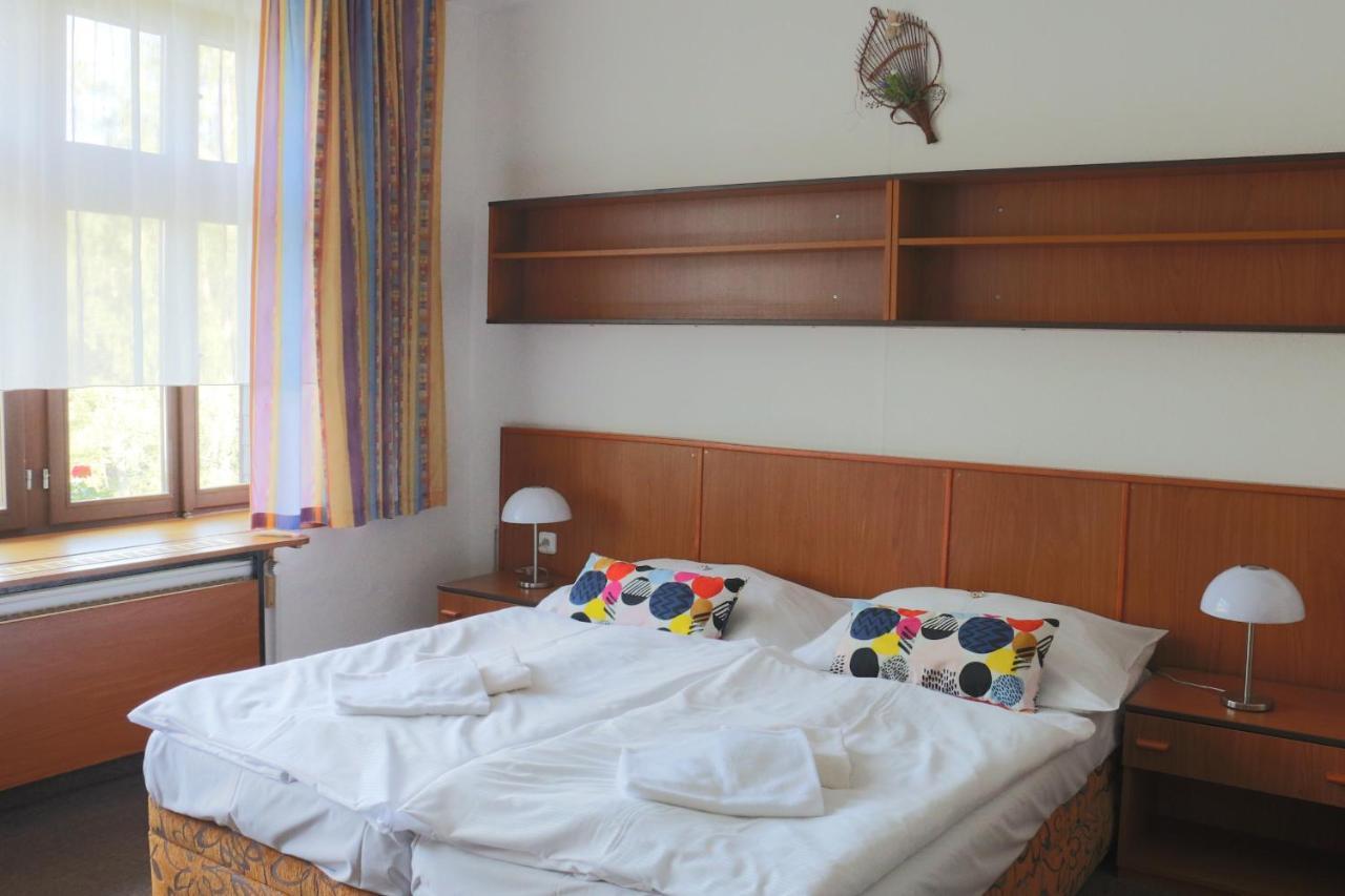 Hotel Maredis โกเชนอฟ ภายนอก รูปภาพ